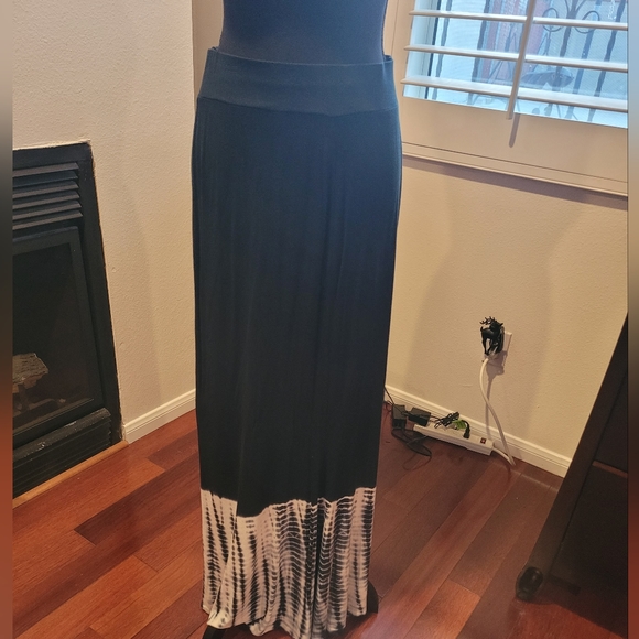 Lapis Dresses & Skirts - Lapis Navy and White Tie Dye Bottom Skirt